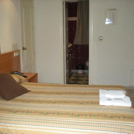Hotel New Sanz Торремолінос Екстер'єр фото
